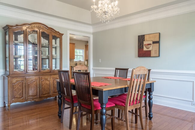 Building Photo - 5306 Mulholland Dr