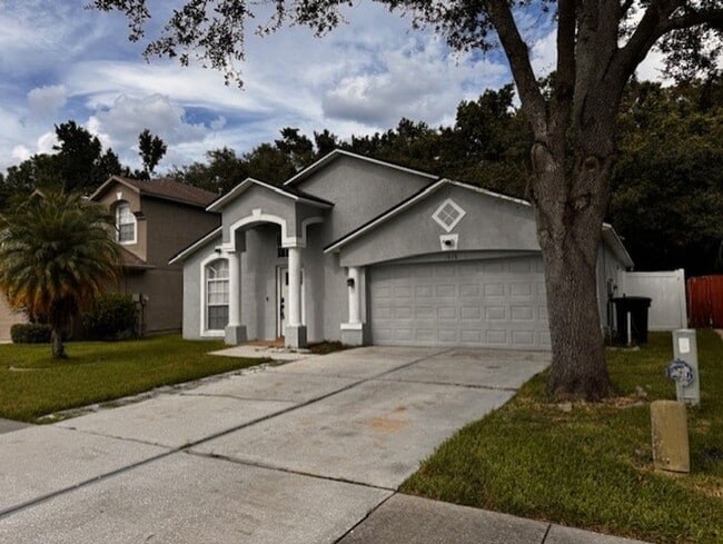 Building Photo - Beautiful 3 bedroom 2 bathroom home availa...