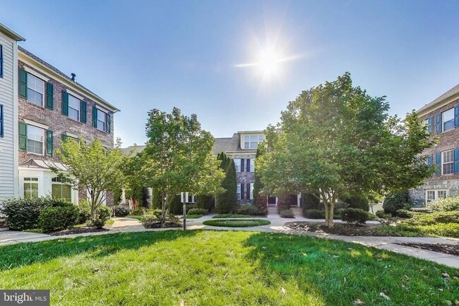 Building Photo - 12804 Short Hills Dr