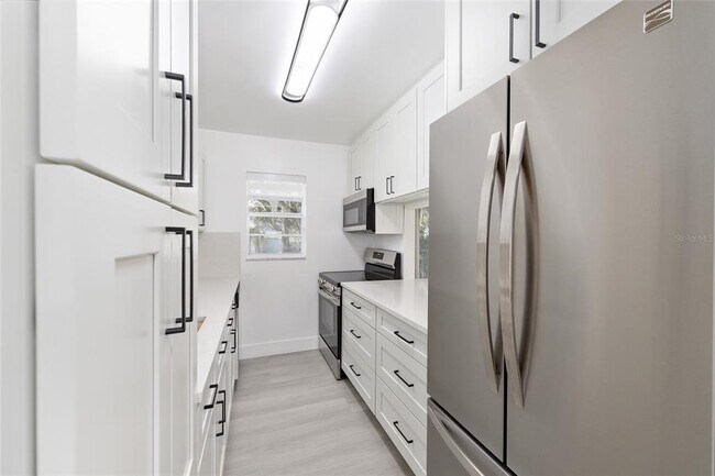 Building Photo - 1538 SE 25th St