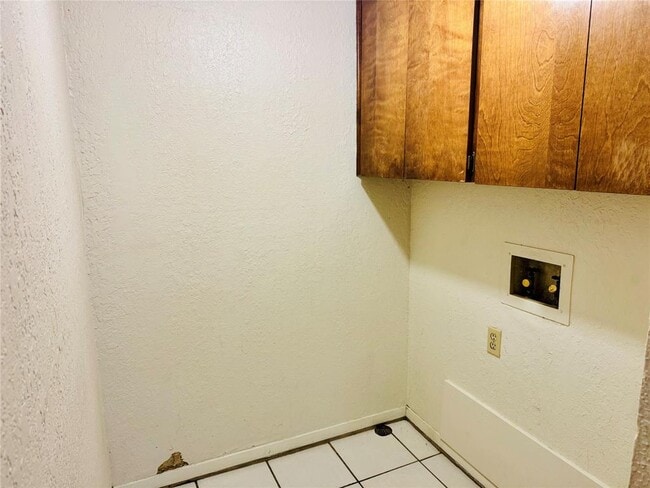 Building Photo - 907 Milford Way