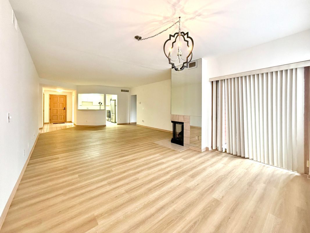 Building Photo - 969 GreenView Ct