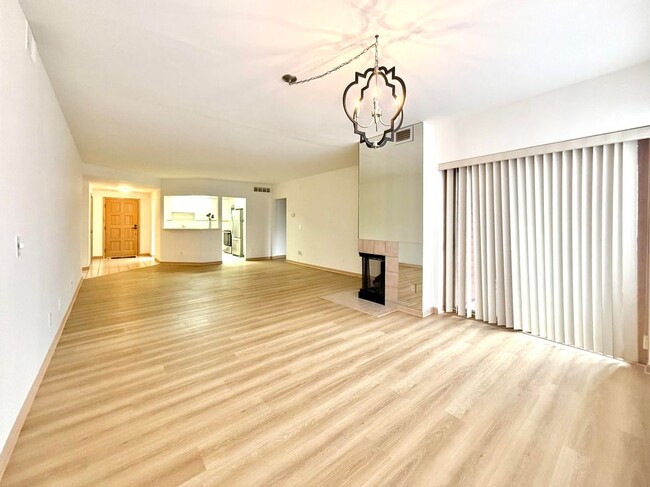 Building Photo - 969 GreenView Ct