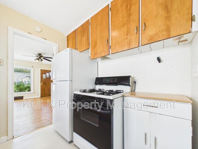 Building Photo - 1274 Collinwood Ave