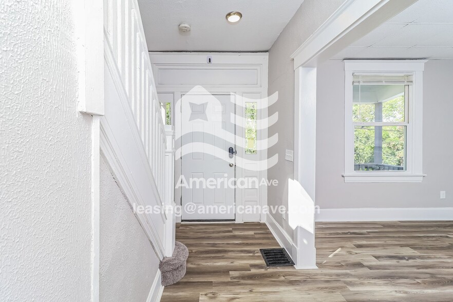 Building Photo - 1232 Elberon Ave