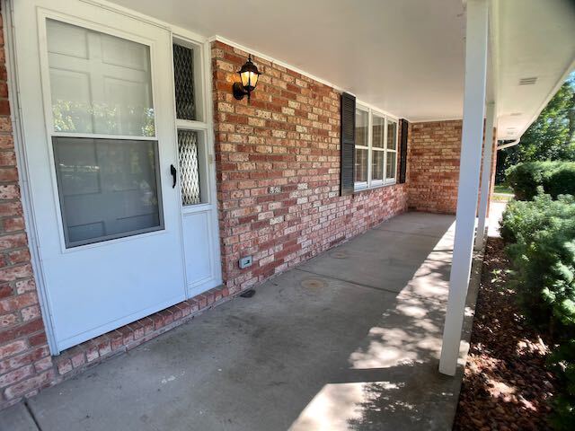 Building Photo - Large Duplex in Far North Peoria