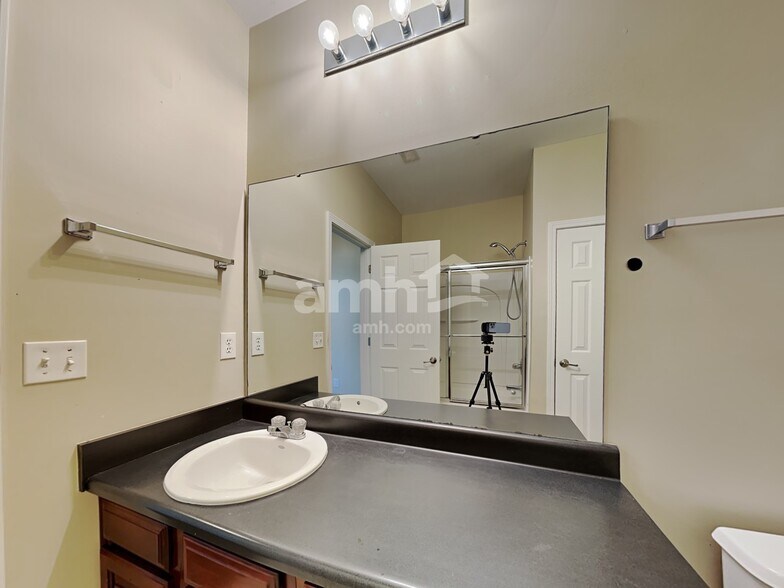 Building Photo - 203 Reedy River Ct