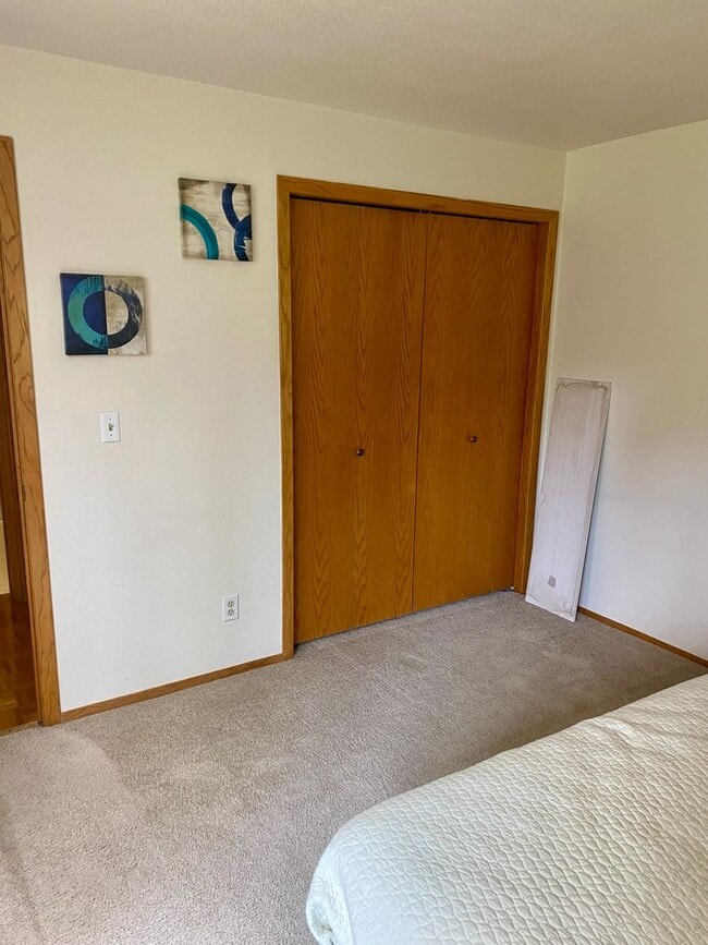 Building Photo - Furnished 2-Bedroom Condo with Great Amenities