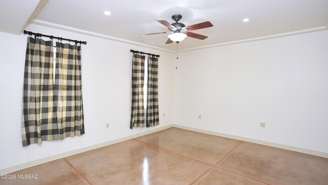 Building Photo - 1040 E Halcyon Rd