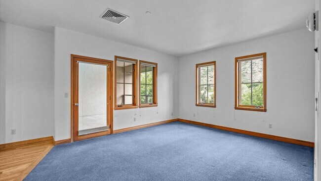 Building Photo - 2520 S Grand Ave