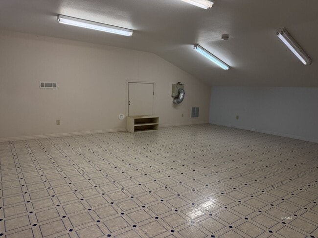 Building Photo - 1220 Monument Rd