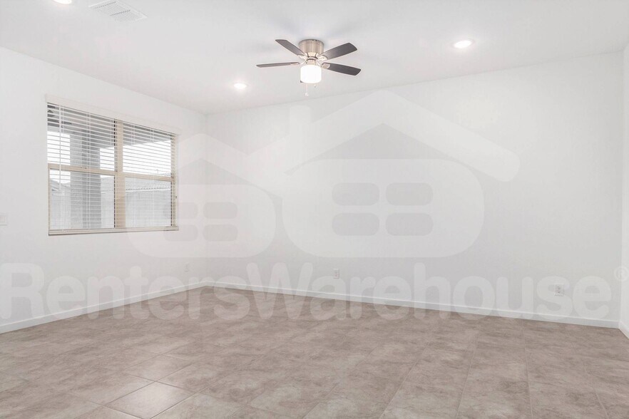 Building Photo - 19963 W Palo Verde Dr