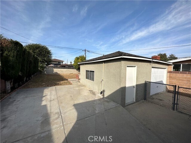Building Photo - 4587 W 142nd St