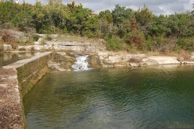 Building Photo - 406 West St