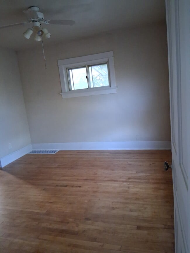 Building Photo - 1558 S 76th St