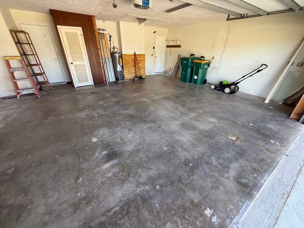 Building Photo - 381 Ortega Ln