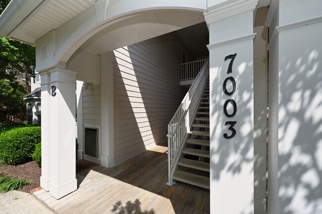 Building Photo - **SOPHISTICATED URBAN RETREAT IN THE HEART OF LENOX VILLAGE**