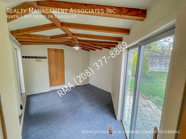 Building Photo - 2360 S Ridgeview-Way