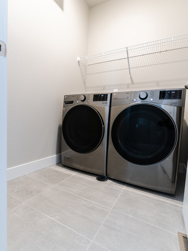 Dedicated Laundry room: New smart LG Washer and Dryer (with app notifications of cycle completion) - 2863 W 69th Ave