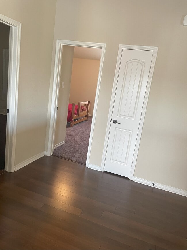 Building Photo - 762 Fannin Dr