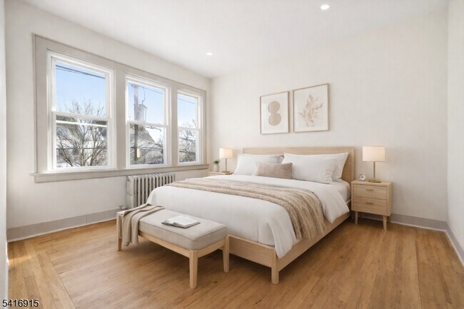 Building Photo - 265 N 17th St