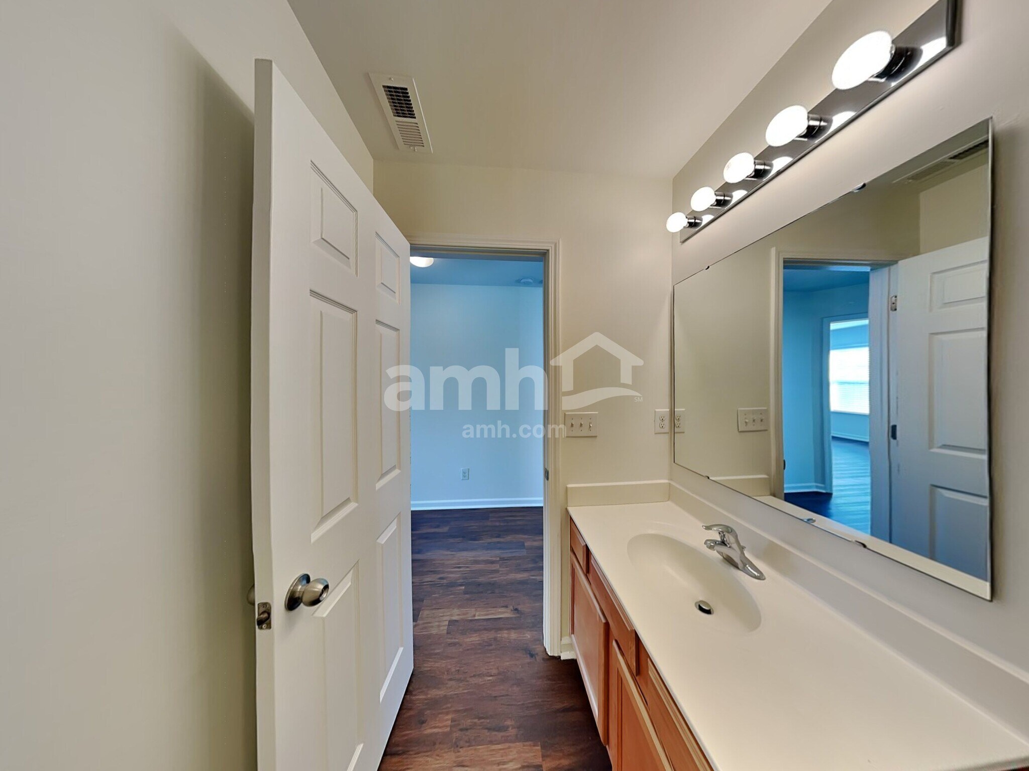 Building Photo - 9907 Fernspray Rd