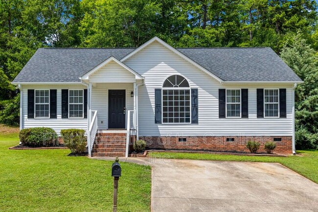 Primary Photo - 104 Webbs Mill Dr