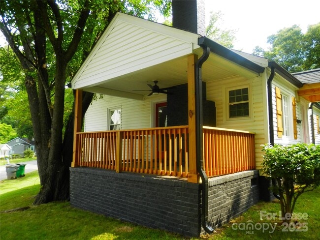 Building Photo - 1416 Effingham Rd