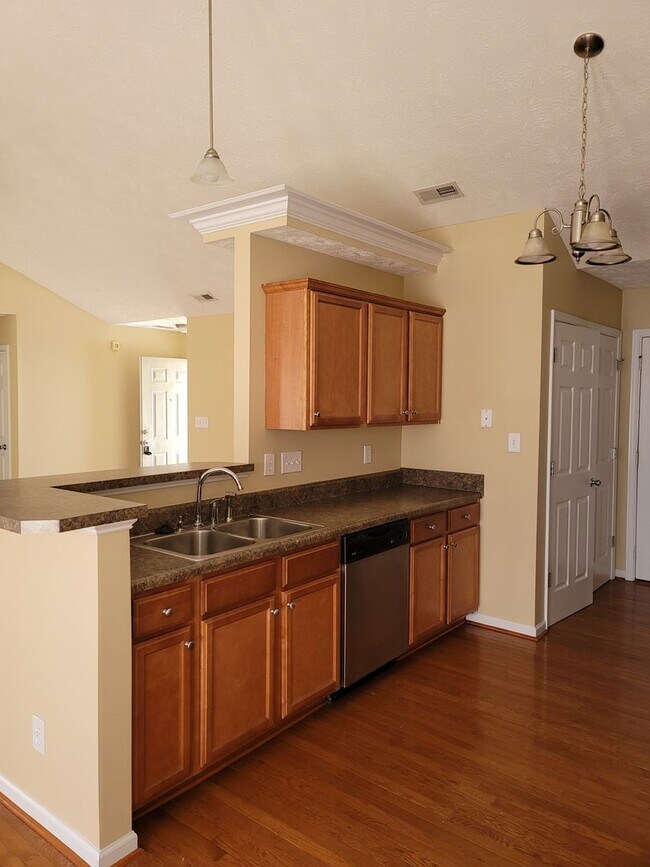 Building Photo - NEW LISTING- 3 bd/ 2 ba located MINUTES from Fort Bragg! Quiet Neighborhood!