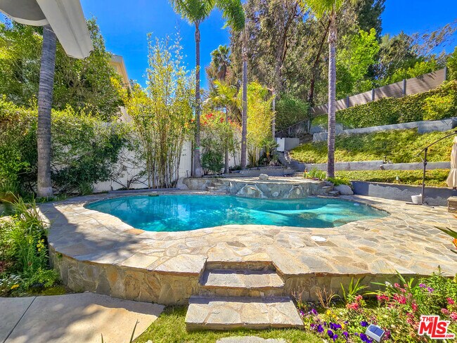 Building Photo - 3690 Crownridge Dr