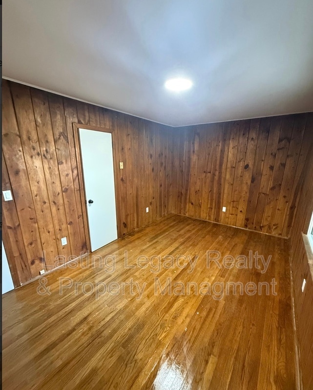 Building Photo - 904 Marsh St