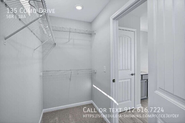 Building Photo - 135 Como Dr