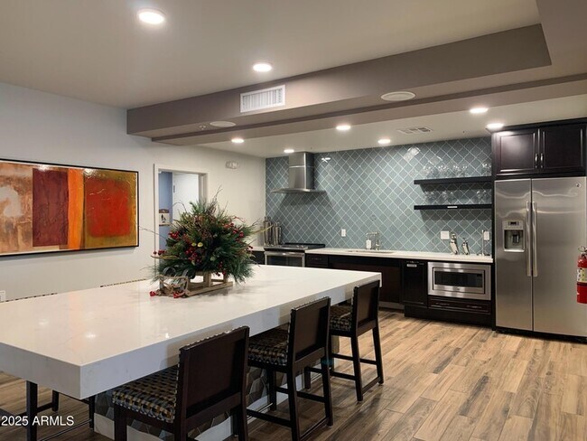 Building Photo - 2511 W Queen Creek Rd