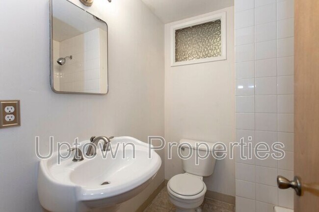 Building Photo - 9370 SW Killarney Ln