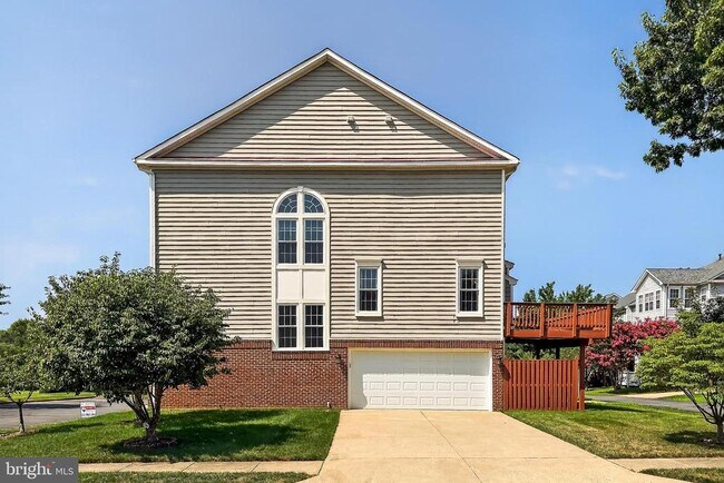 Building Photo - 43722 Cadbury Terrace