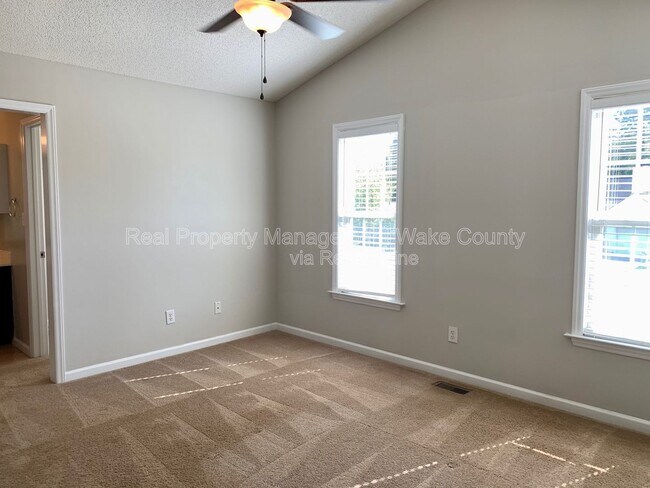 Building Photo - 609 Stinson Ave