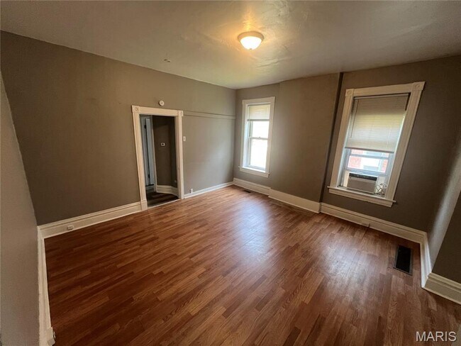 Building Photo - 3135 Chippewa St