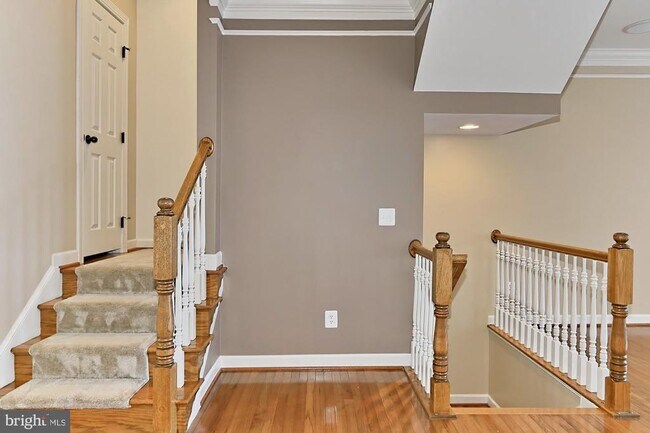 Building Photo - 478 Ferdinand Day Dr