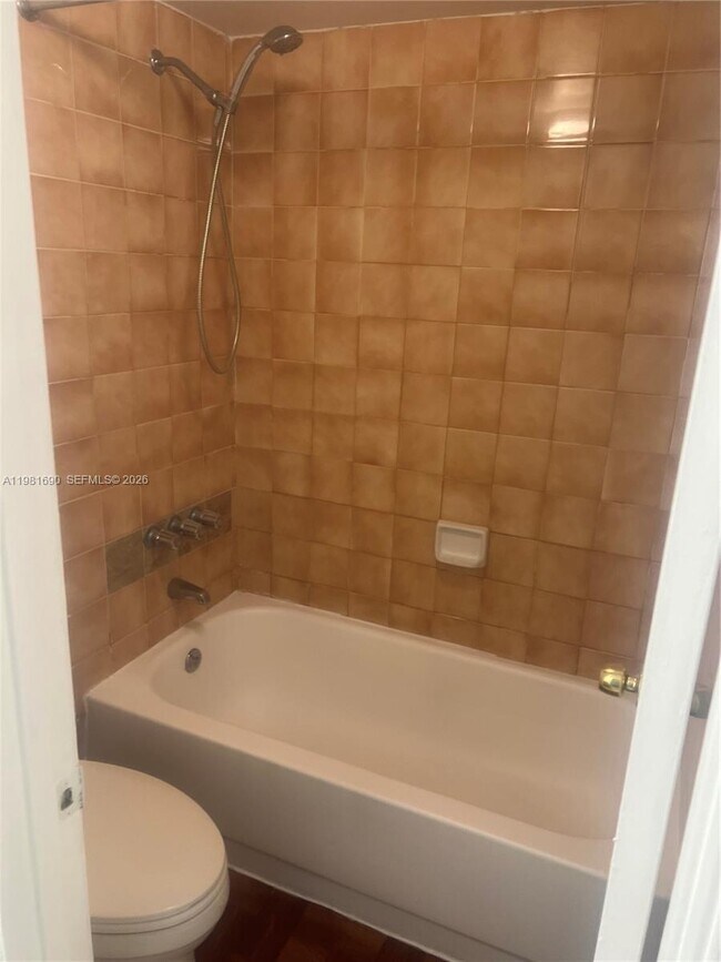 Building Photo - 590 NW 114th Ave