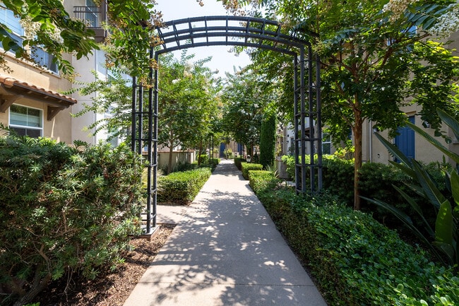 Building Photo - 1025 Star Ruby Dr