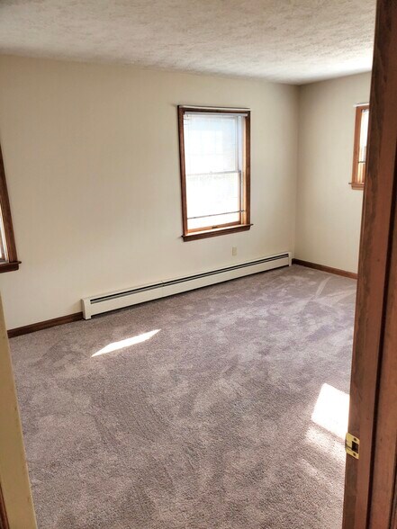 Building Photo - 61 Deer Run Trl