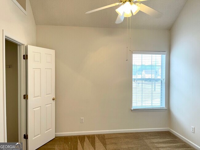 Building Photo - 490 Cherry Branch Ln