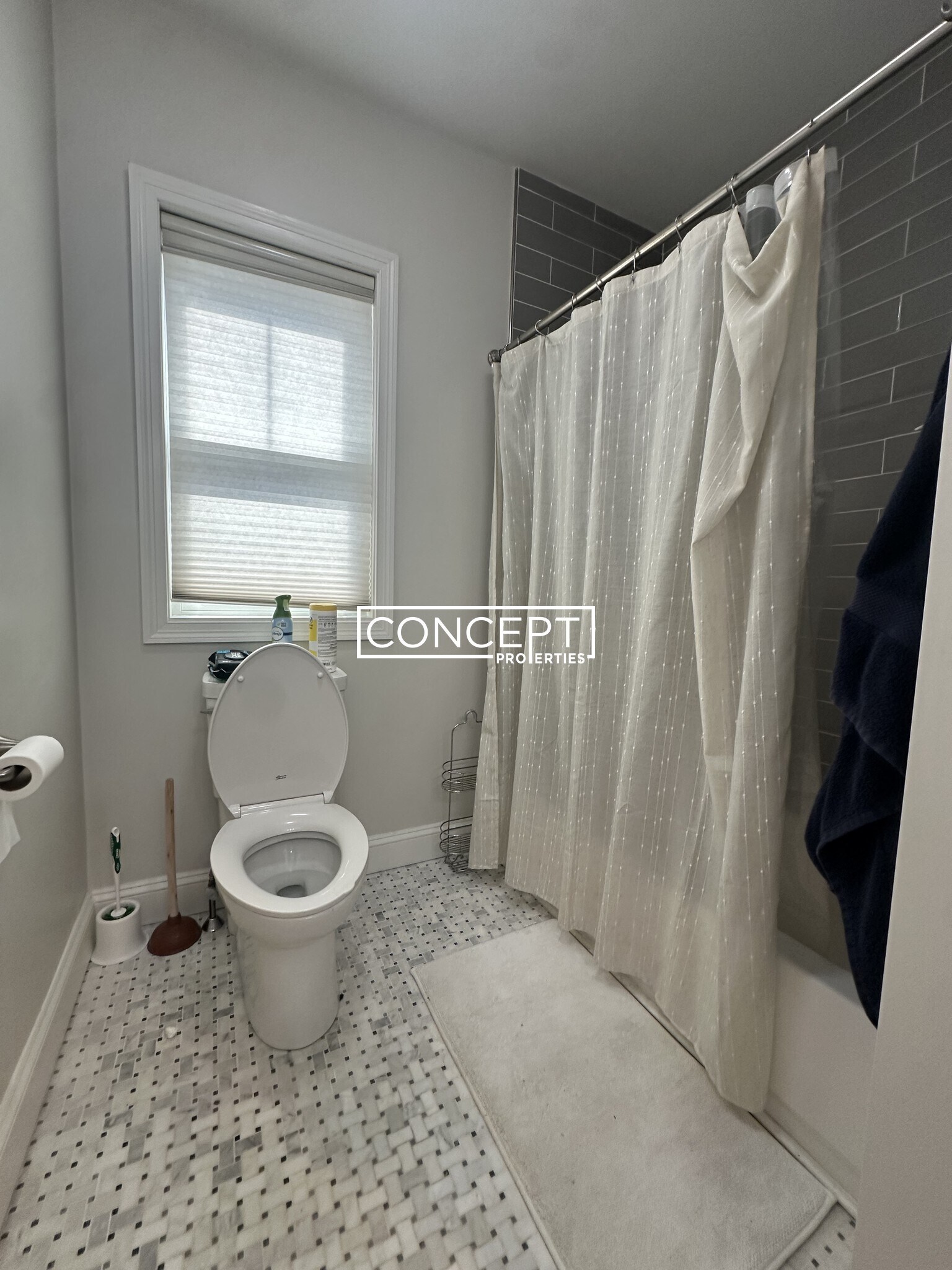 Building Photo - 331 Savin Hill Ave