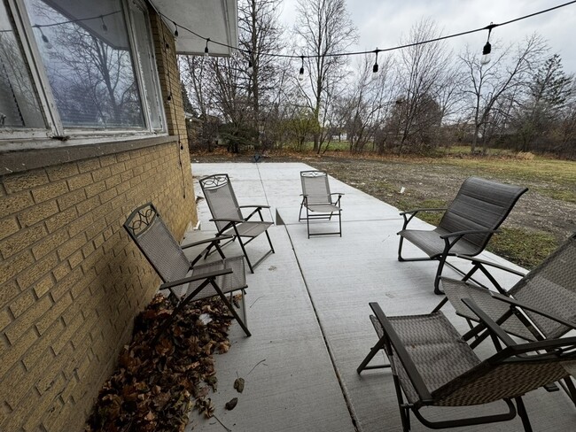 Building Photo - 14621 S Bell Rd