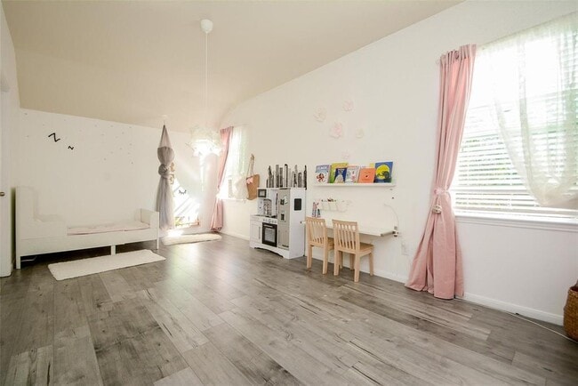 Building Photo - 10 Tealight Pl