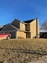 Building Photo - 5617-5623 NW 66th Terrace