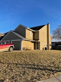 Building Photo - 5617-5623 NW 66th Terrace