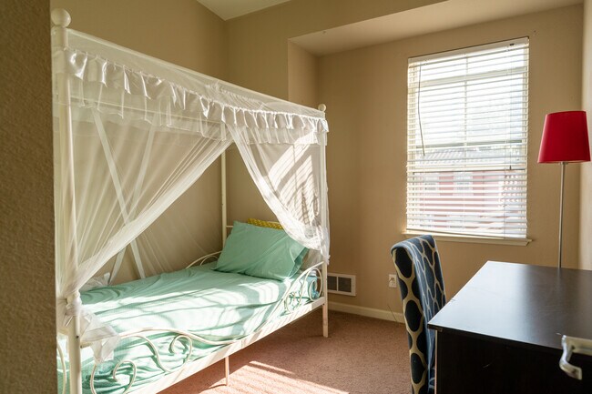 Building Photo - 1327 Auzerais Ave