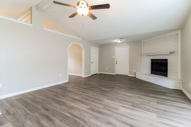 Building Photo - 2510 Eagle Run