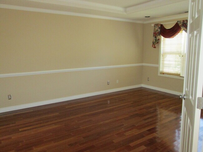 Building Photo - 12540 NW Brimpton Ct